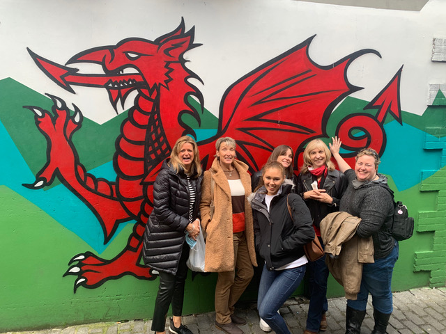 What is a food tour?